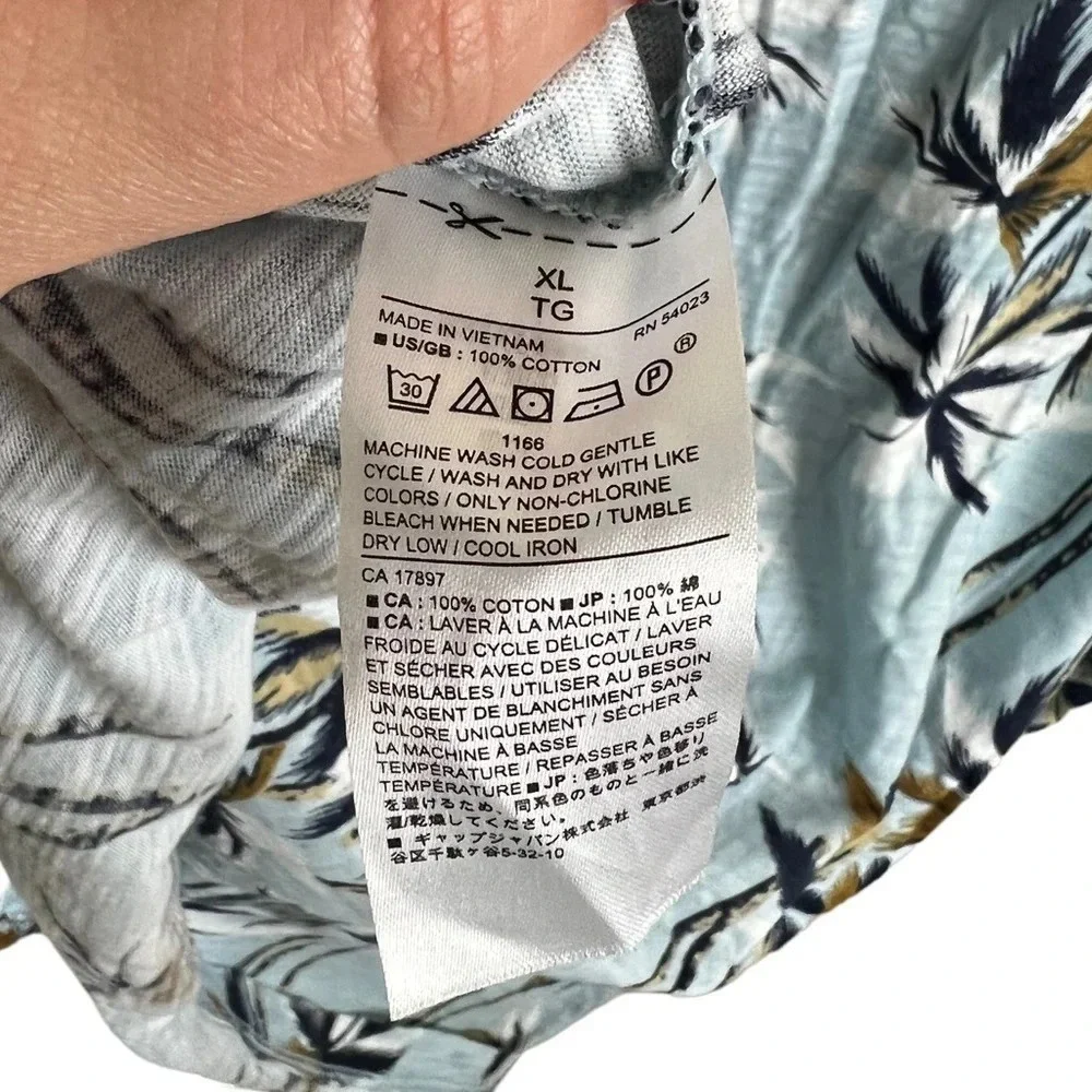 Banana Republic • Blue Palm Tree Cotton Button Down Short Sleeve